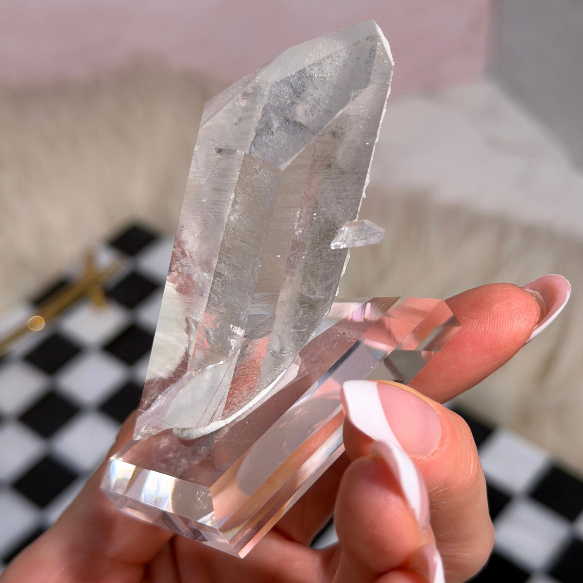 Arkansas Lemurian Quartz Point 99g on Acrylic Stand USA Crystal Decor